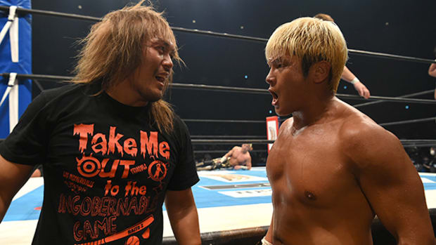 Tetsuya Naito outside the ring during a NJPW show